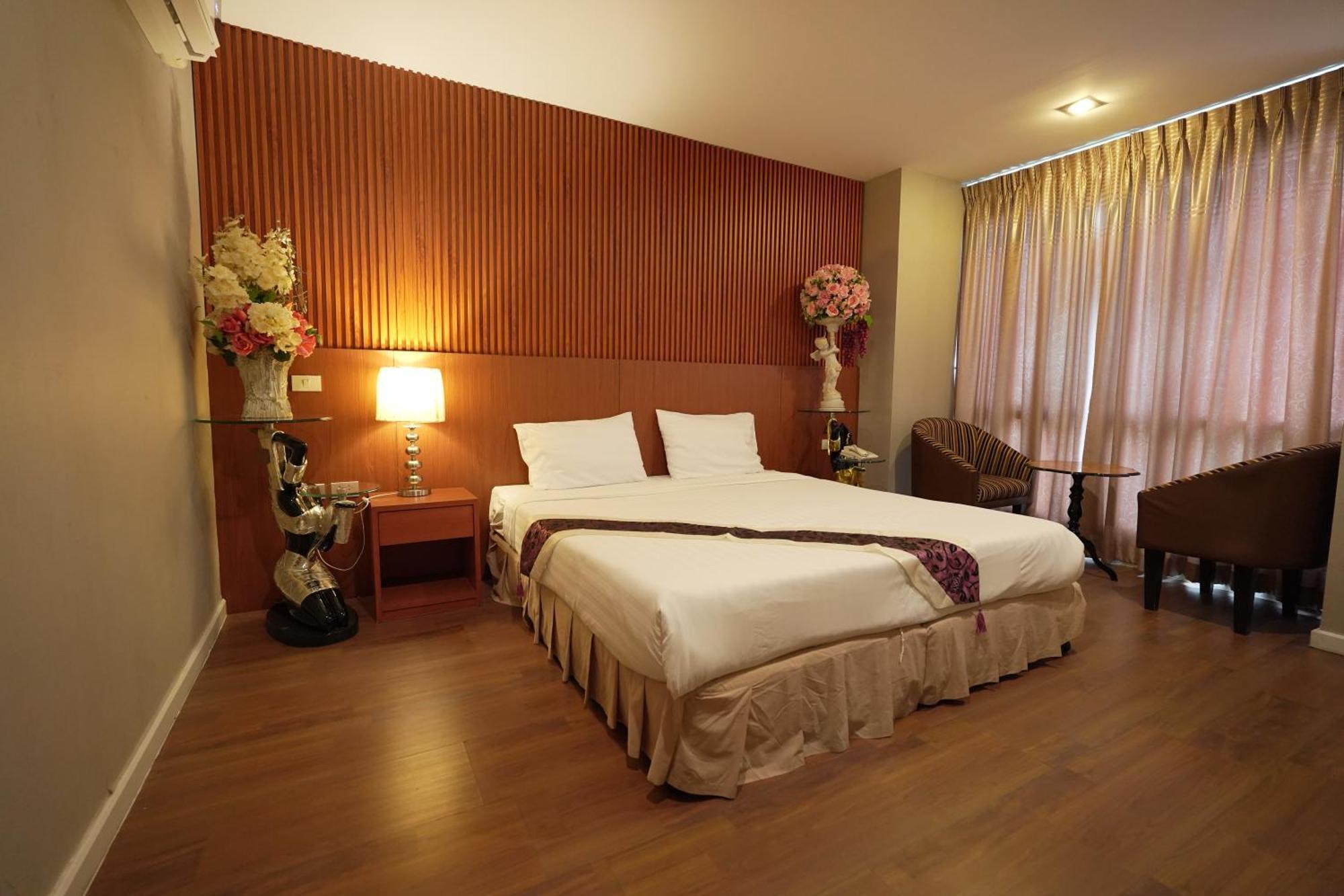 Three Seasons Bangkok Hotel Exterior foto