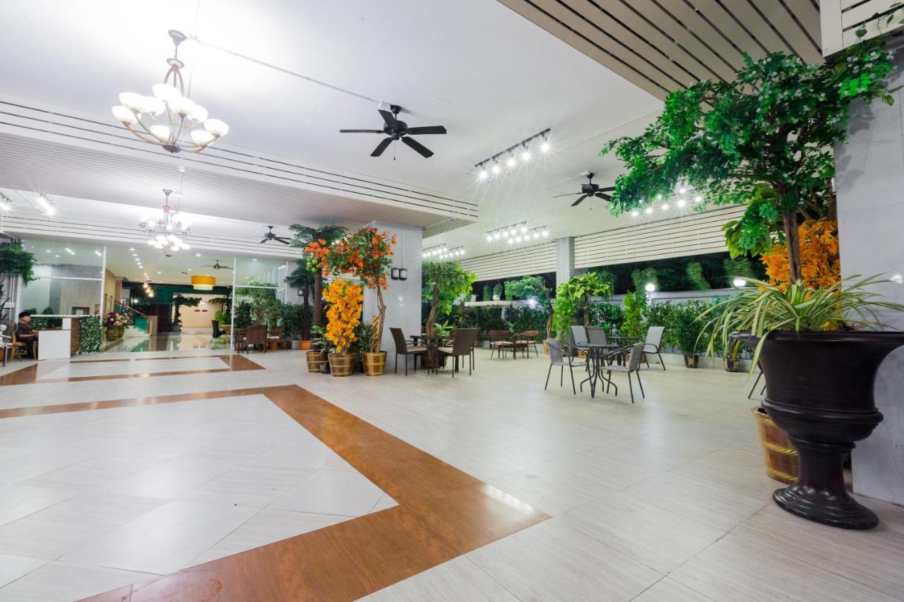 Three Seasons Bangkok Hotel Exterior foto